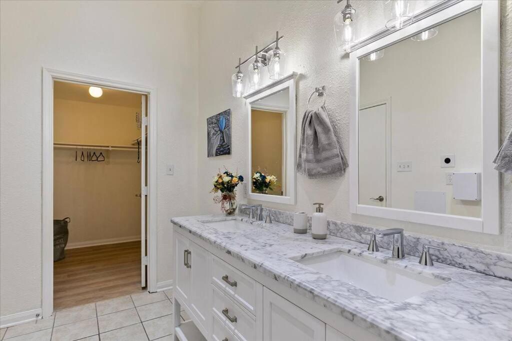 Lucky House - Tranquility In The Middle Of Houston - Tv In Every Room - 300 M2 Exteriér fotografie